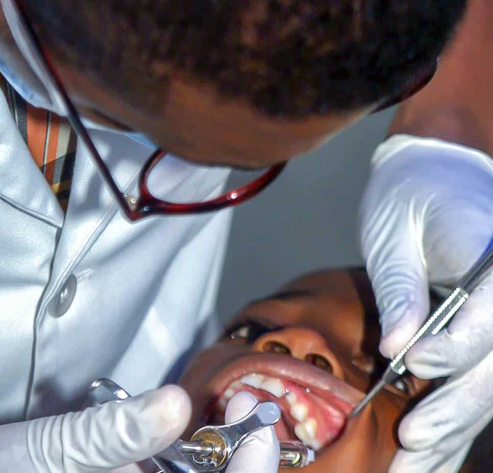 Fast and effective 1-hour teeth whitening service for instant results Kingston upon Hull